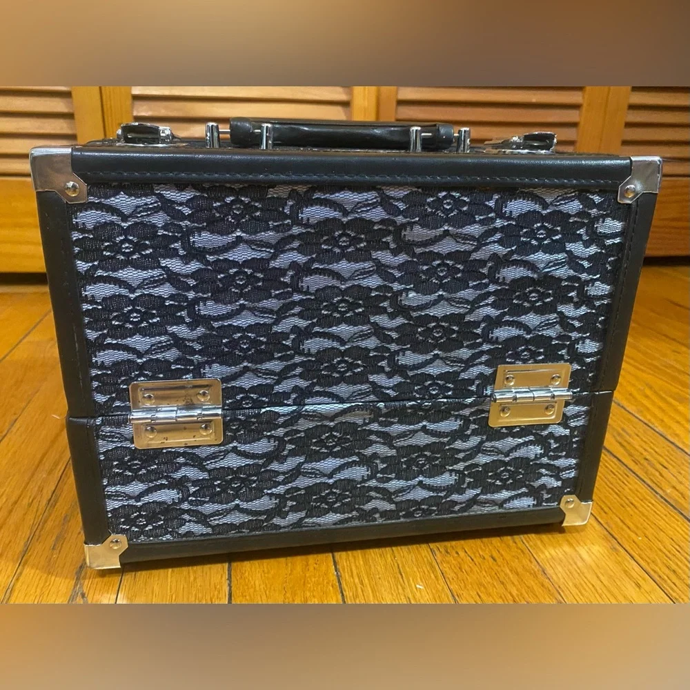Caboodles 11 excluding